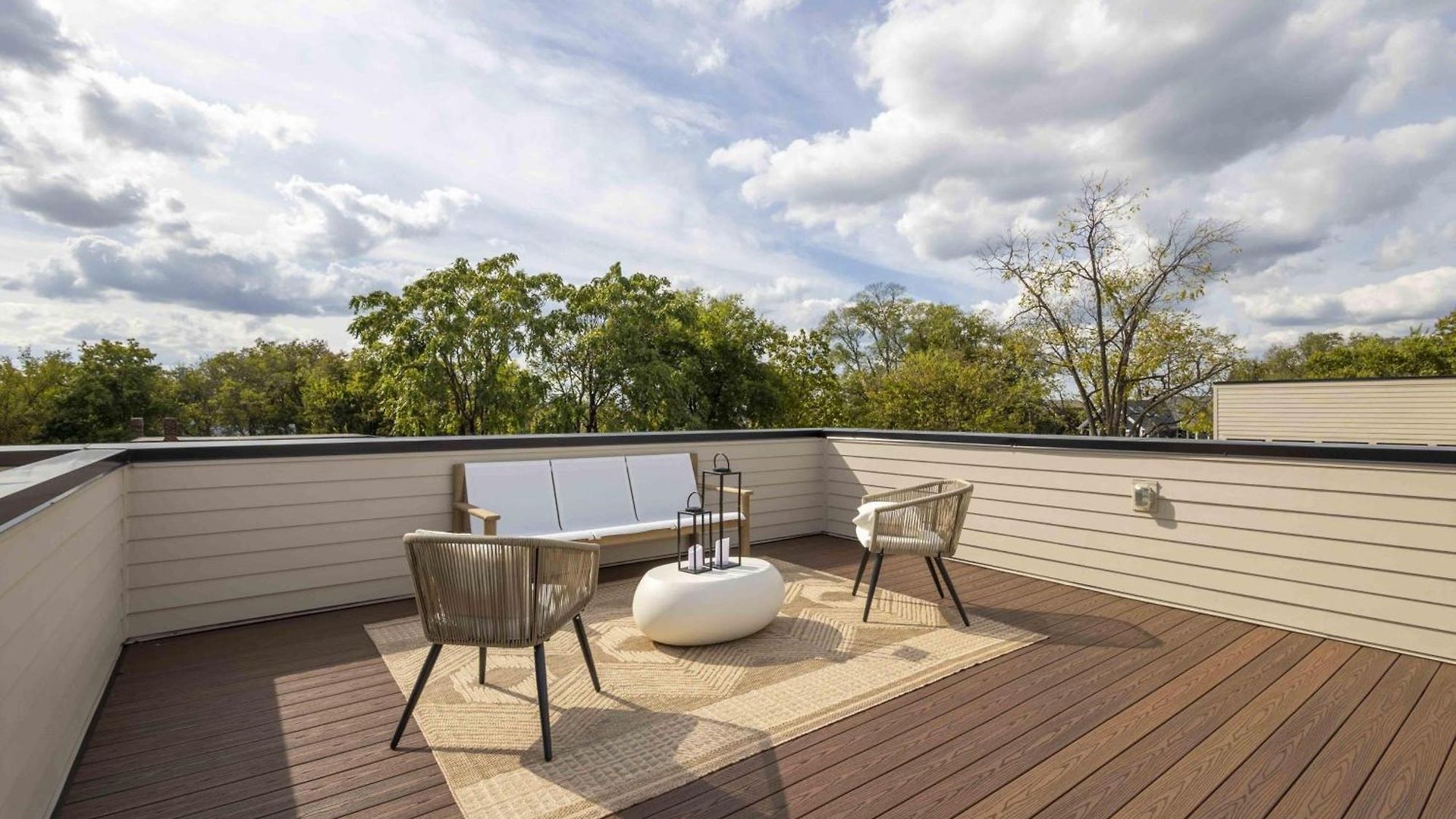Modern Comfort | Secure + Pool & Sauna *