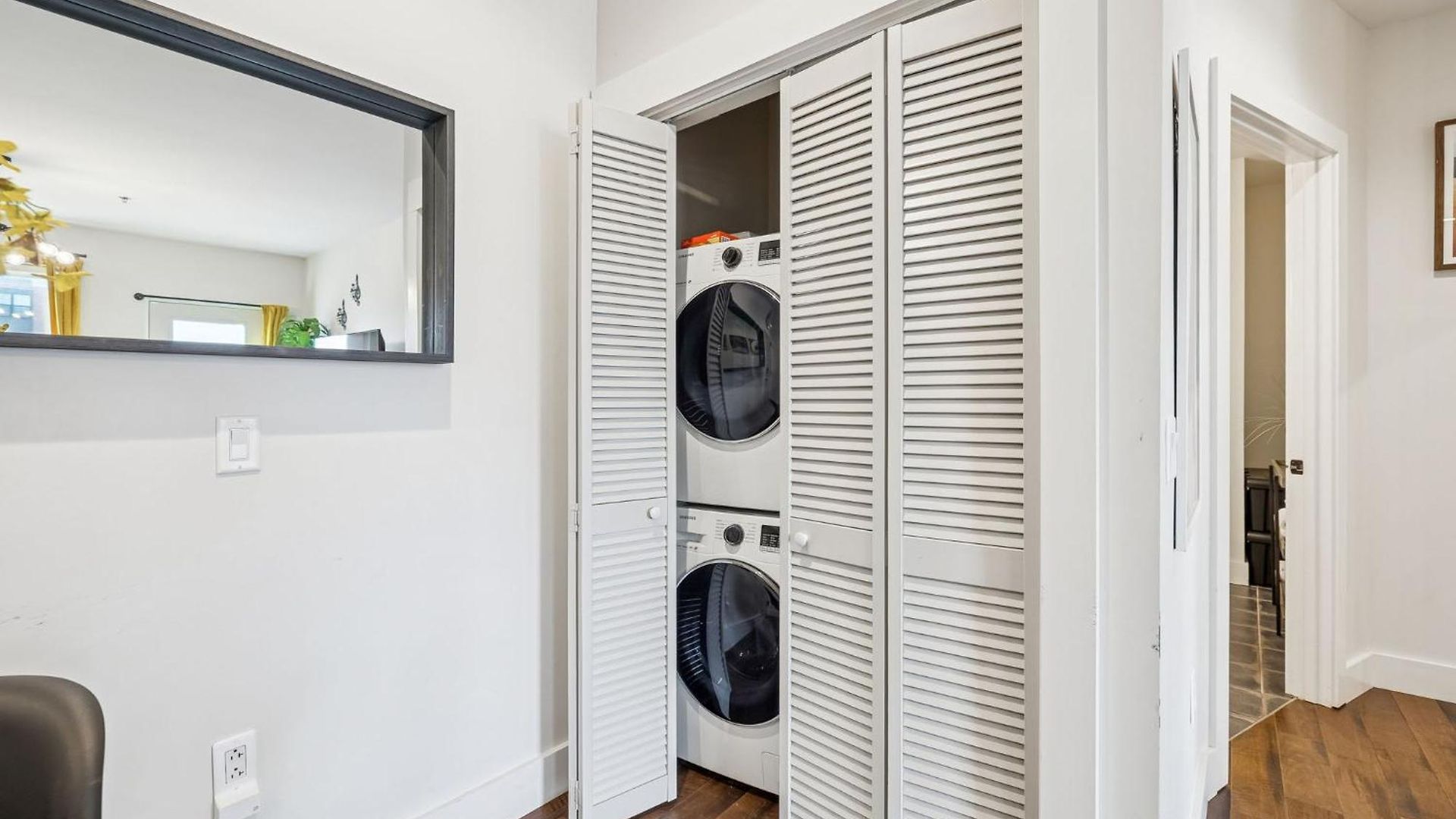 Luxury 2br Midtown Near Broadway & Pool Holiday home