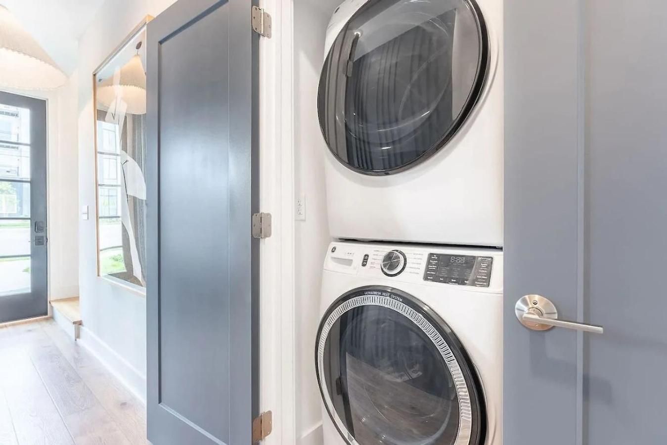 Elegant With Downtown Views Rooftop Hot Tub And Garage