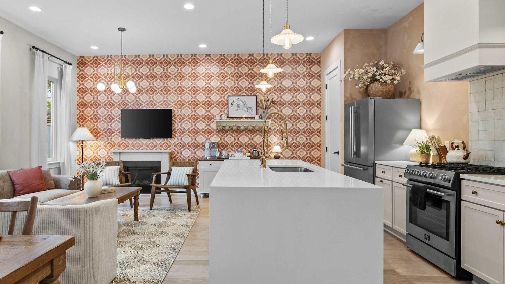 The Velvet Spur - Rooftop Retreat Near Germantown Holiday home *