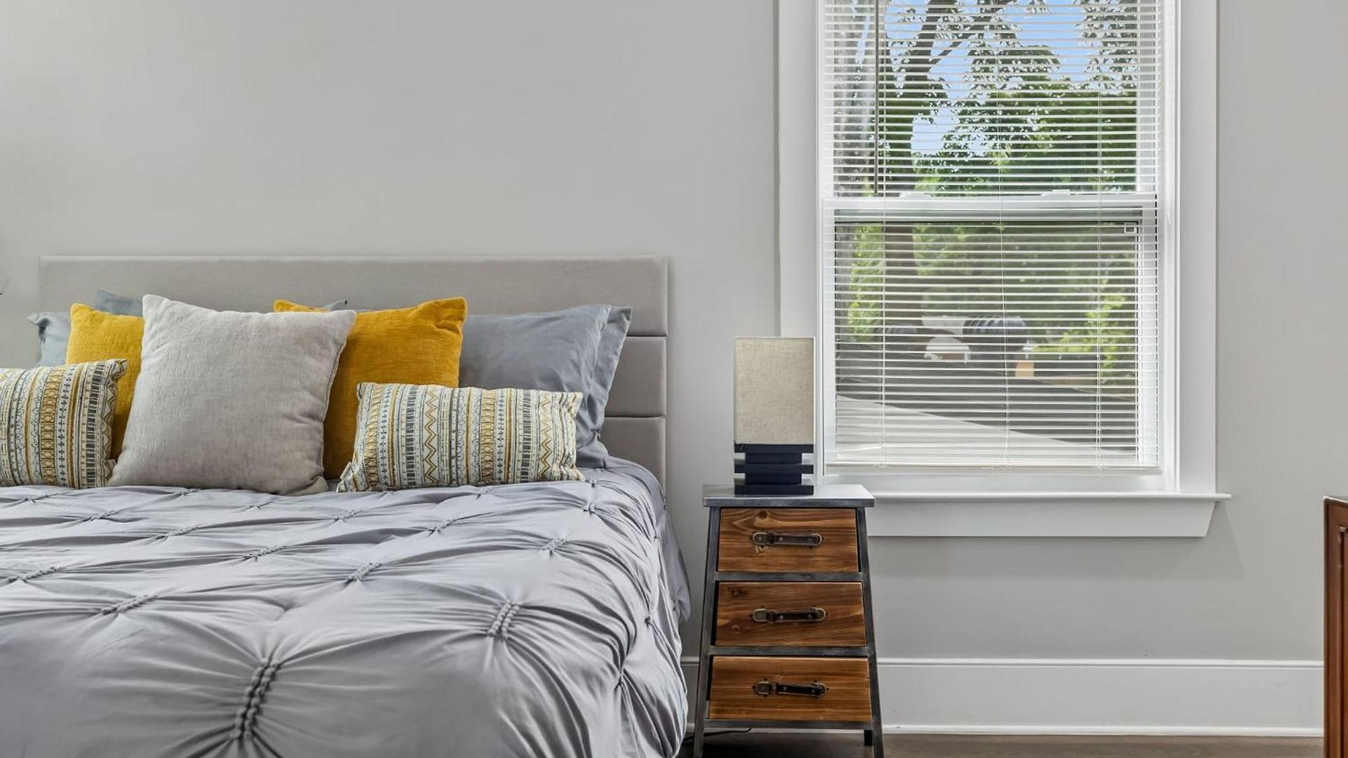 In Style Spacious Nash Near Broadway Nashville