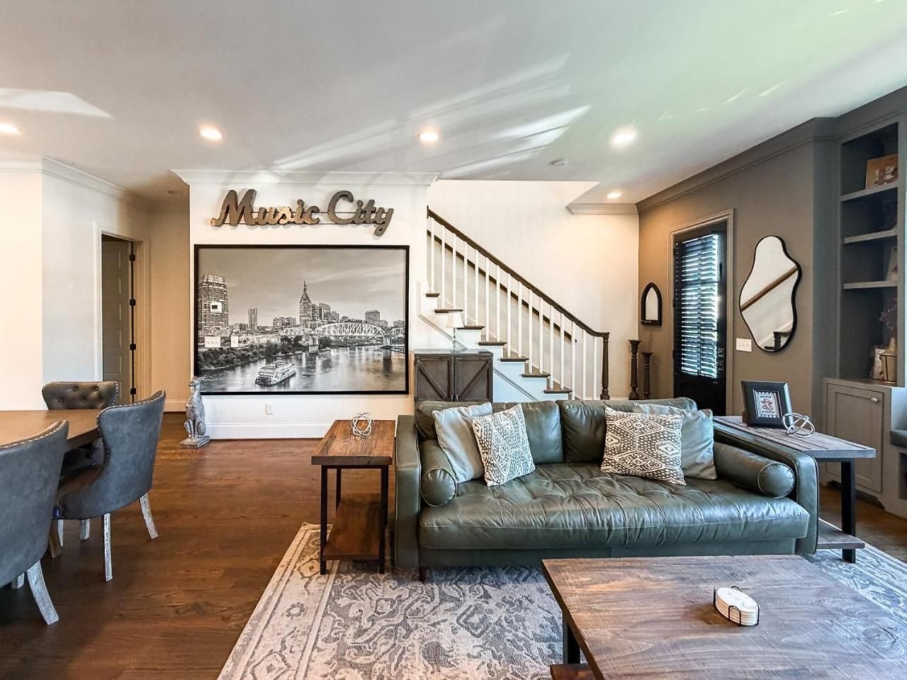 Amazing Group Townhouse 7 Min To Broadway Holiday home Nashville