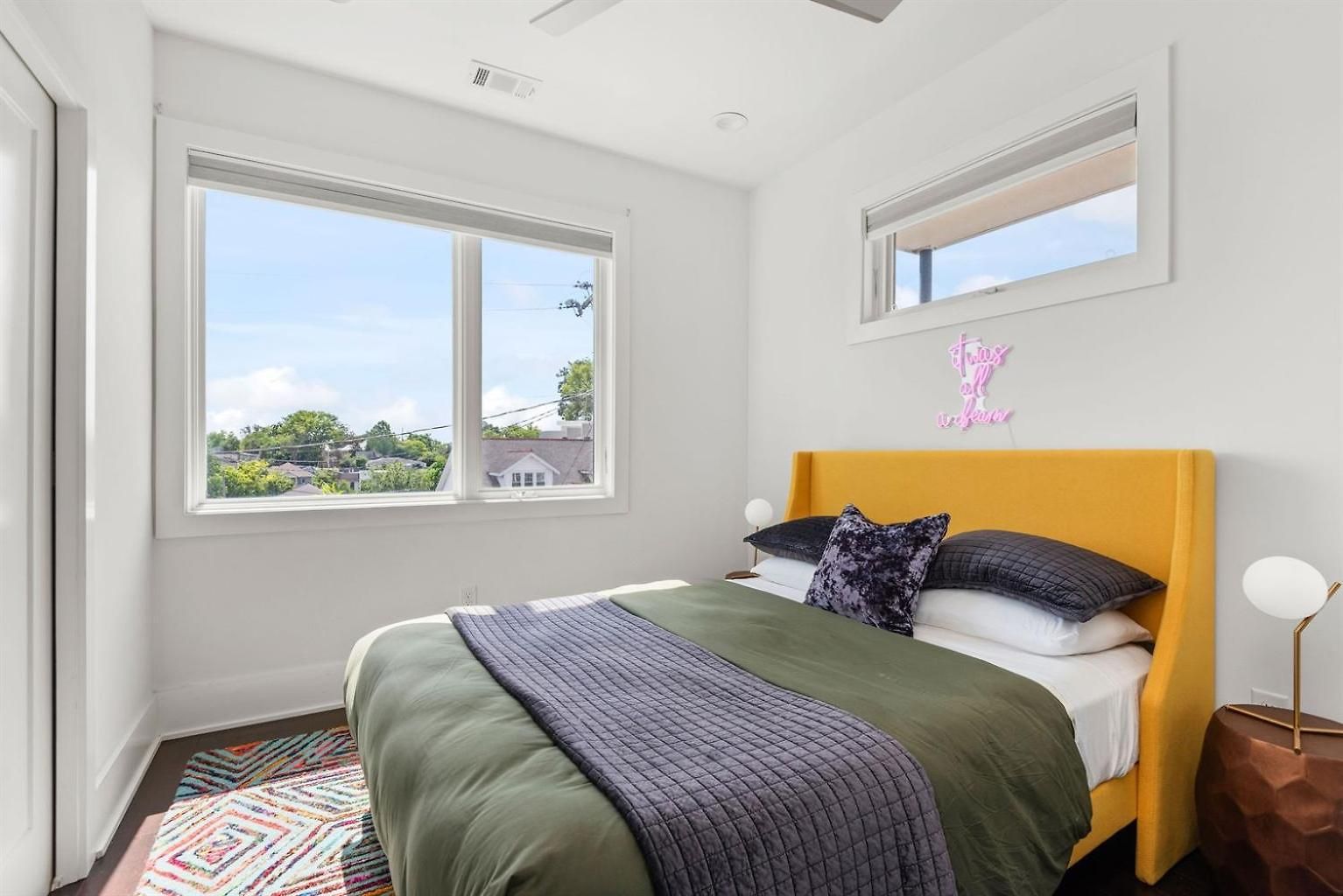 Amazing Rooftop Walk To 12s 4th Night Free Holiday home *