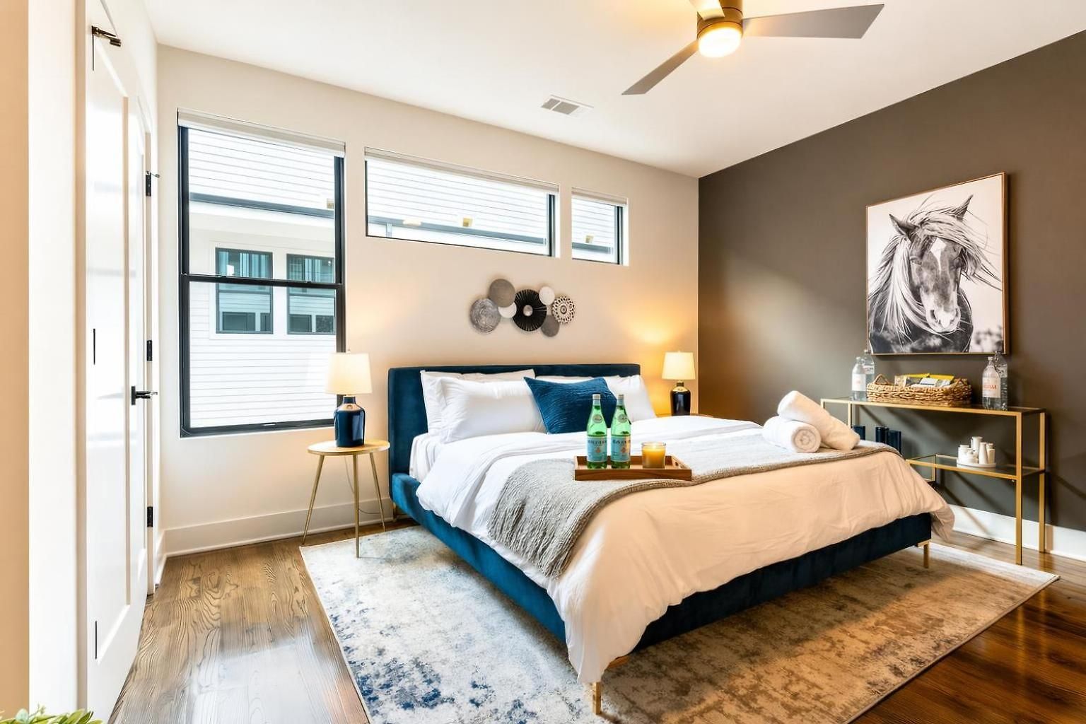 Holiday home Walk To Edgehill Belmont Music Row Hillsboro Village Gulch Parking *