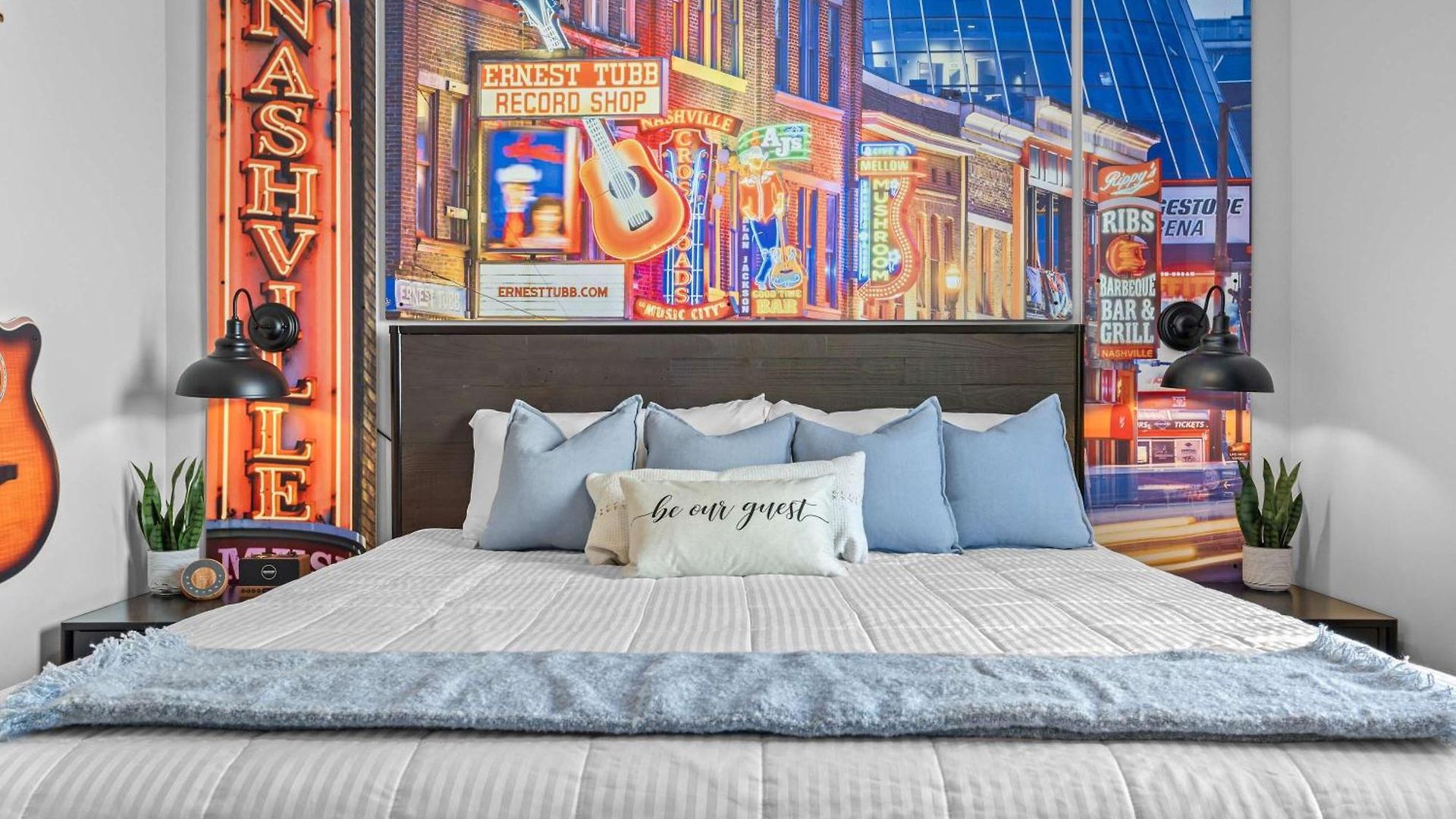 Sounds Like Fun- Hot Tub & Rooftop Views Nashville