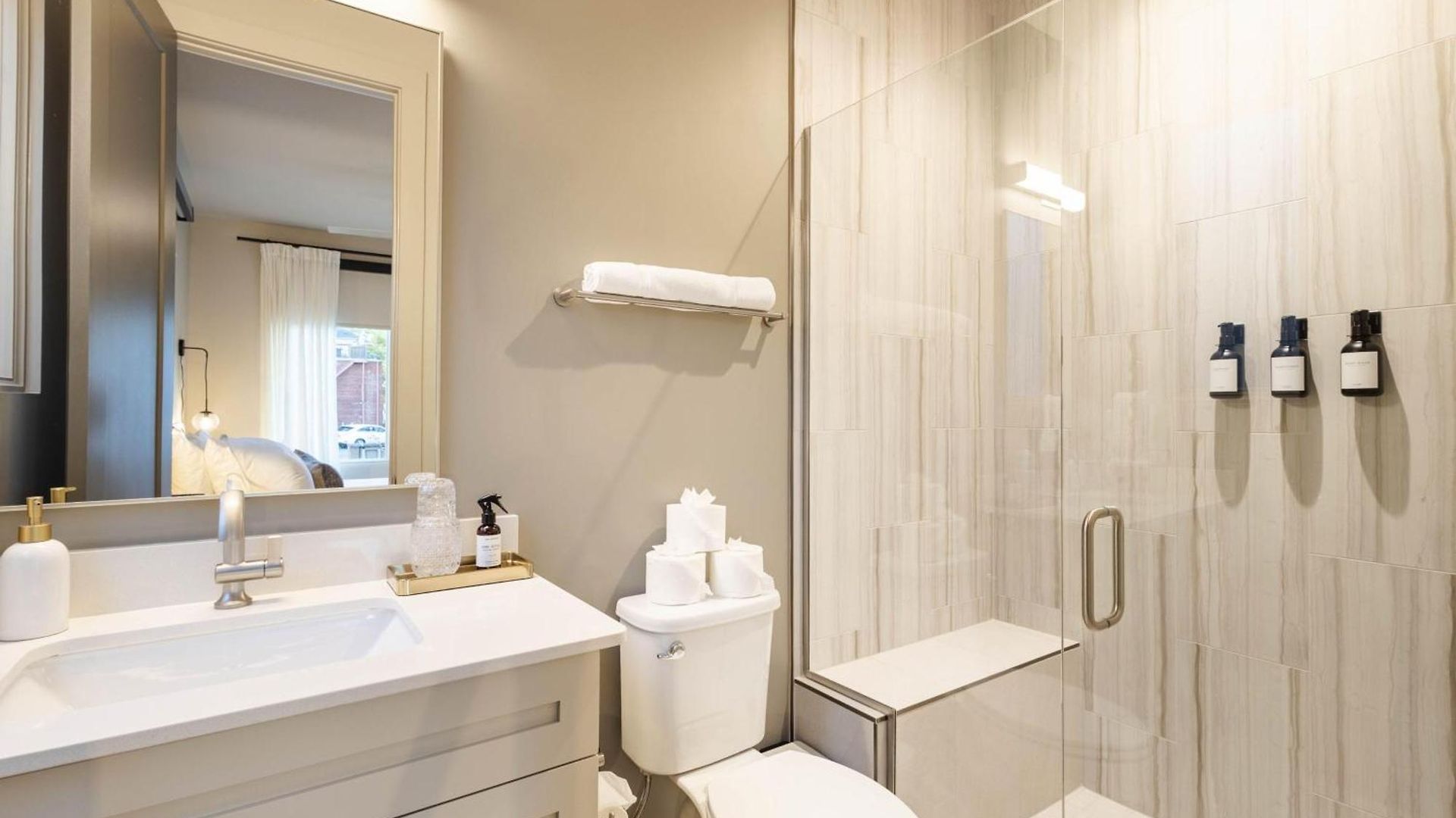 Pool, Gym & Sauna | Fully Gated & Pet-friendly *