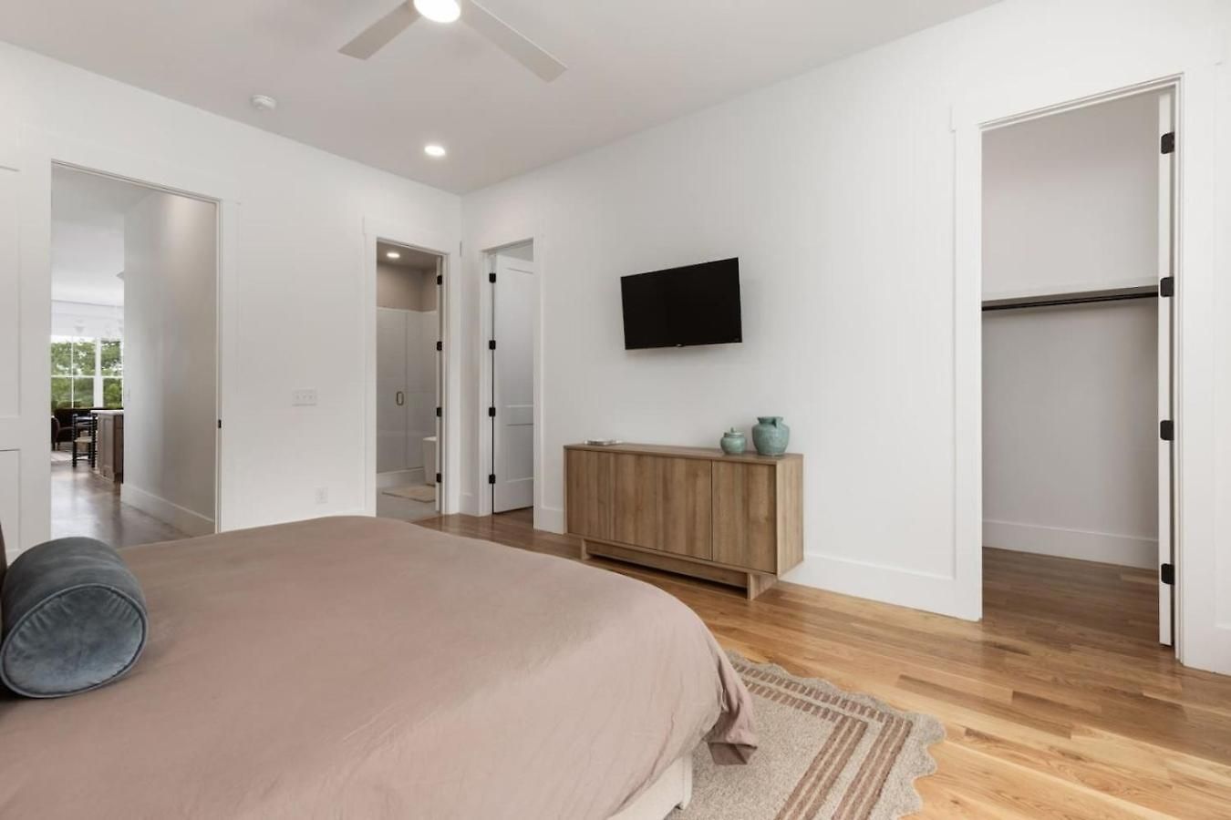 12 South With Rooftop Sauna, Wet Bar, And Two Car Garage Holiday home