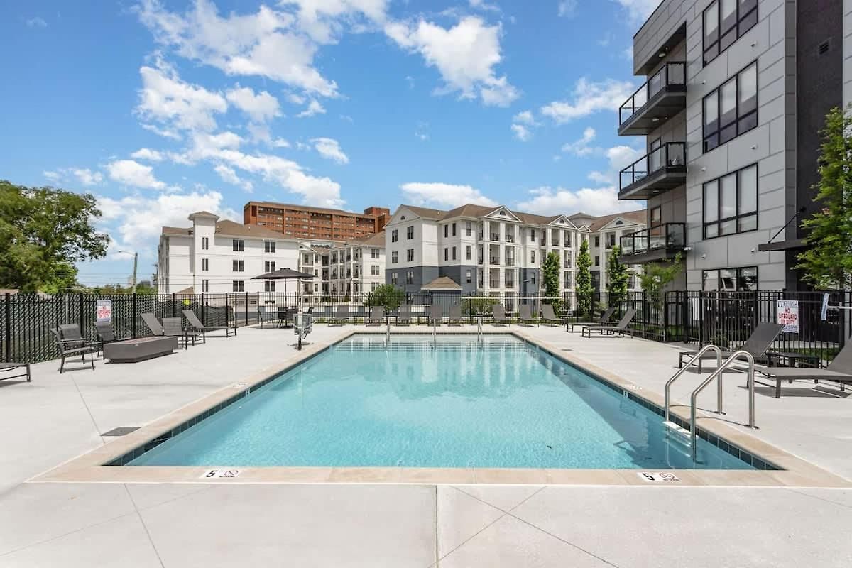 Misty-odyssey-mins To Broadway-pool & Full Gym Nashville