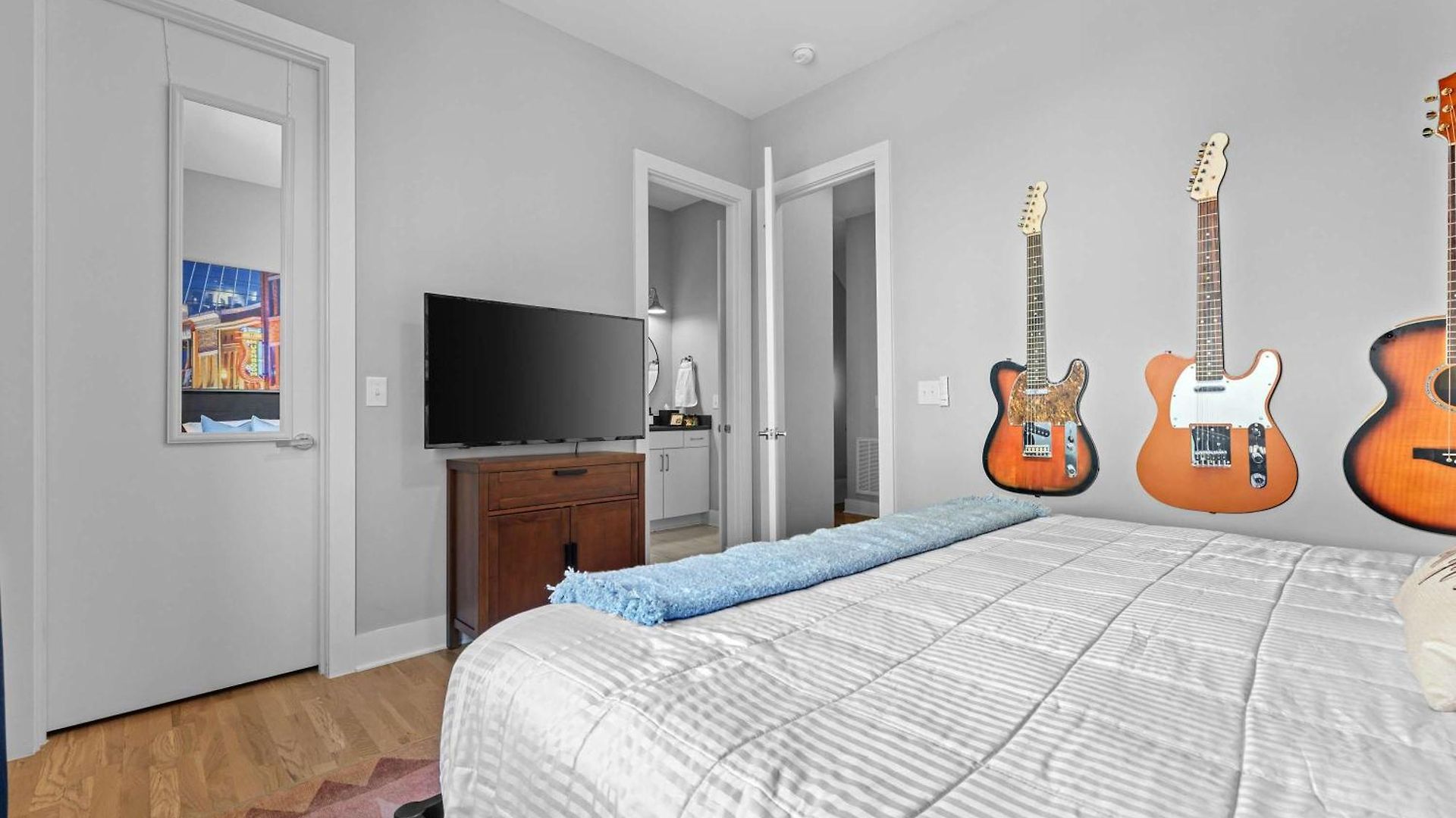 Sounds Like Fun- Hot Tub & Rooftop Views * Nashville