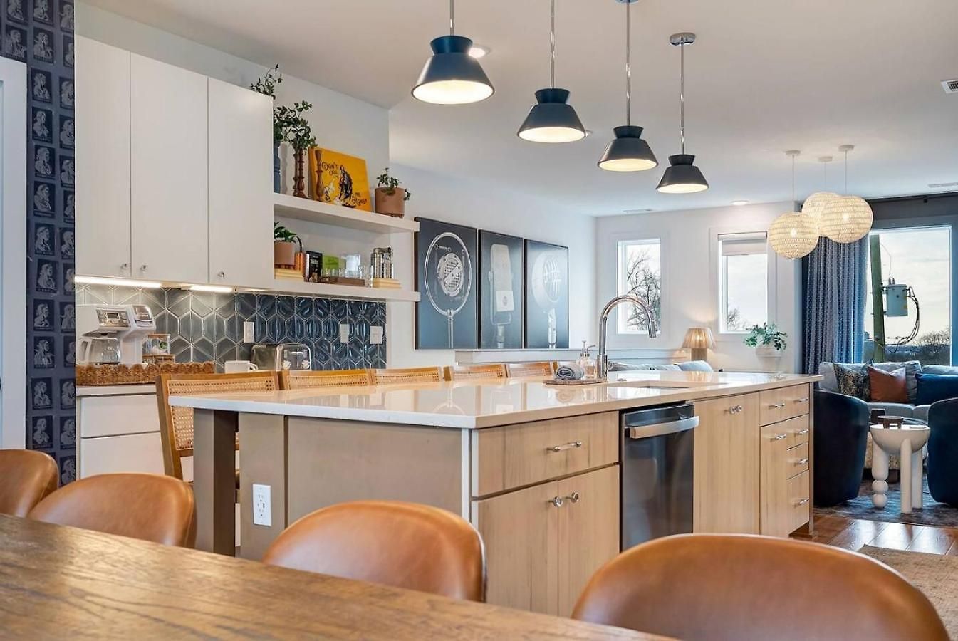 Elegant With Downtown Views Rooftop Hot Tub And Garage Holiday home Nashville