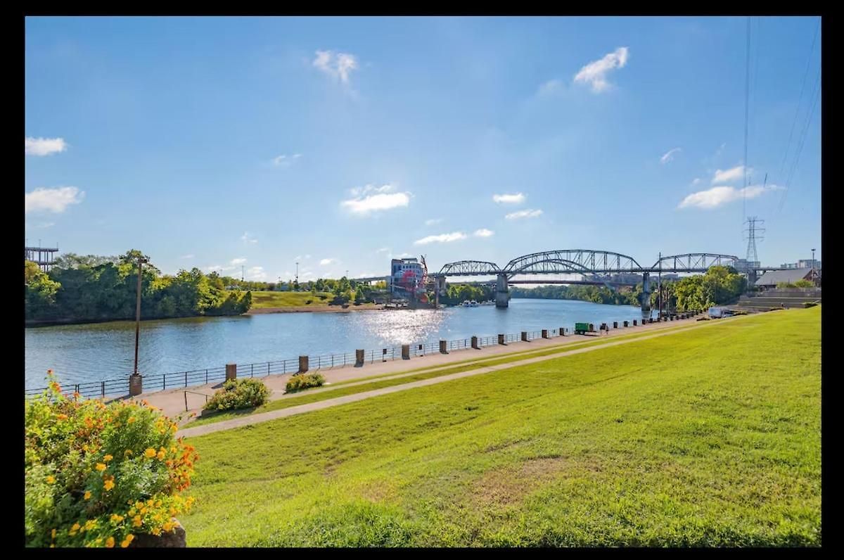 Old School Cool 3br Minutes To Downtown * Nashville