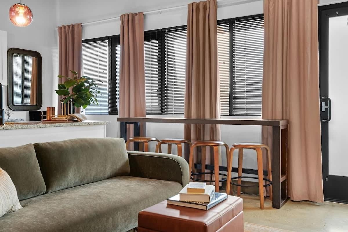 Elegant 1br Near Airport & Downtown Holiday home Nashville