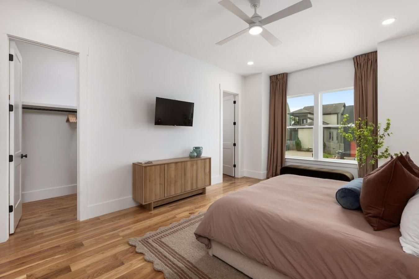 Holiday home 12 South With Rooftop Sauna, Wet Bar, And Two Car Garage *