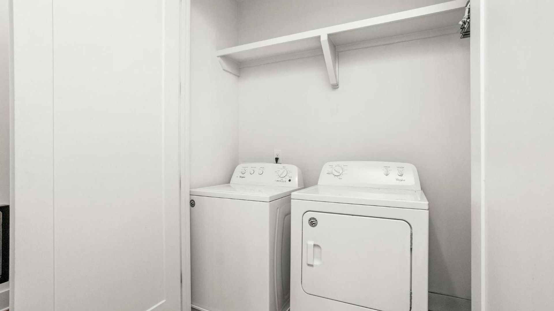 2 Units Sleeps 24 Nashville's Location