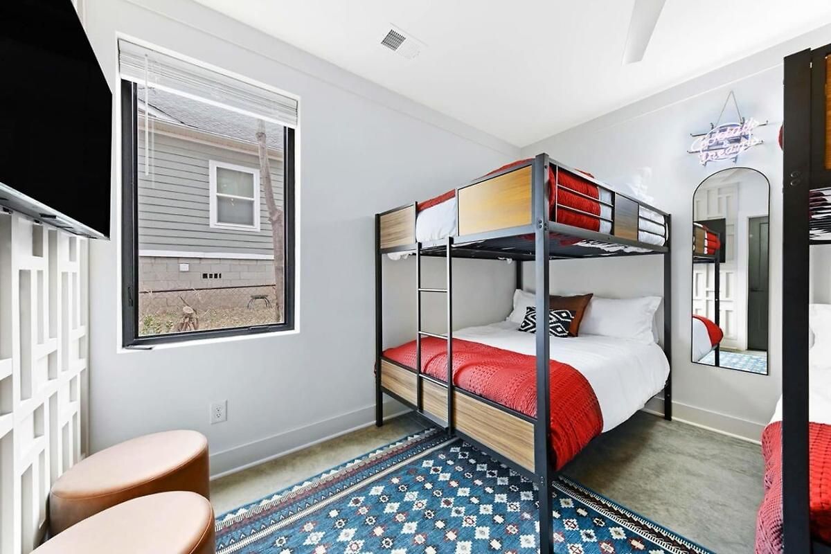 The Duet - Rooftop Lounge - 5 Mins To Broadway Holiday home