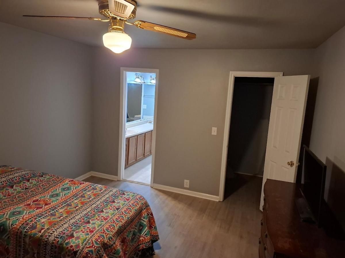 Old School Cool 3br Minutes To Downtown