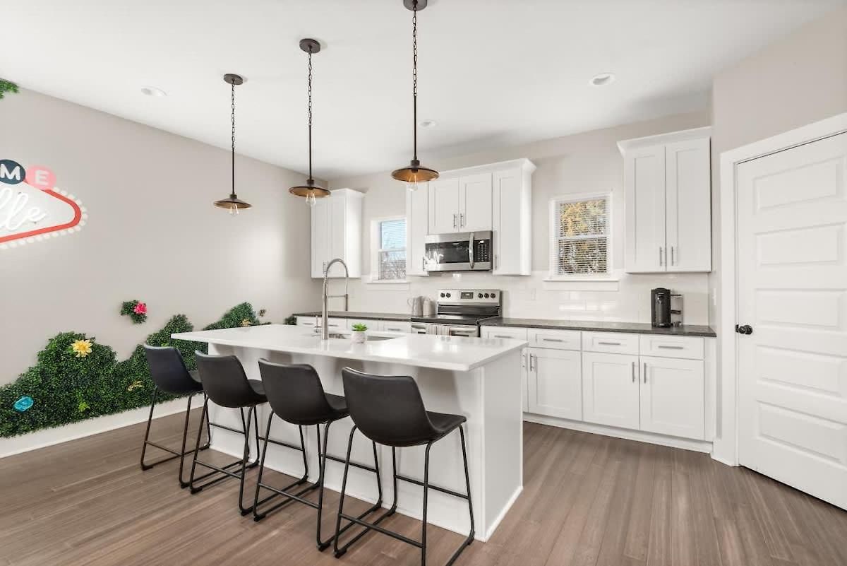 Luxury Townhome Rooftop Deck Near Broadway Nashville