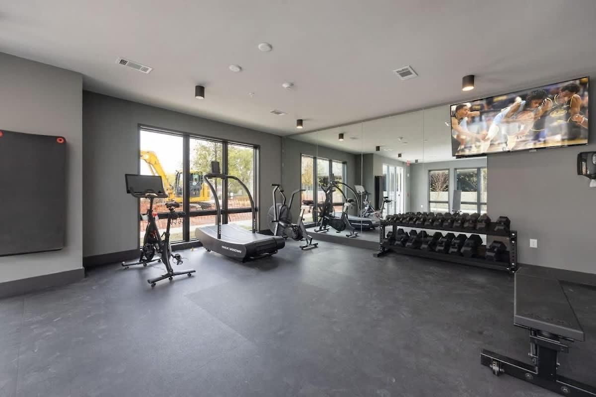 Holiday home Misty-odyssey-mins To Broadway-pool & Full Gym *