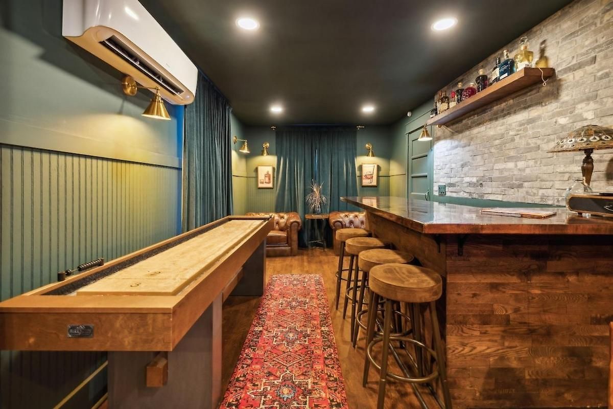 Holiday home Speakeasy. East Nash. Hot Tub. Mins To Broadway Nashville