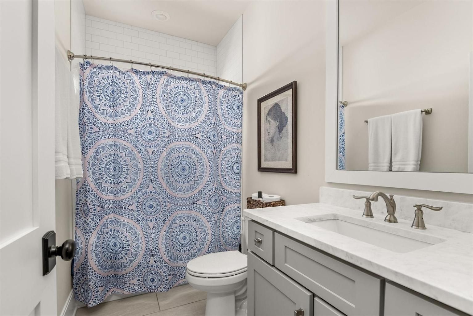 The Blue Note - Luxe Outdoor Retreat & Pool - Close To Downtown Holiday home