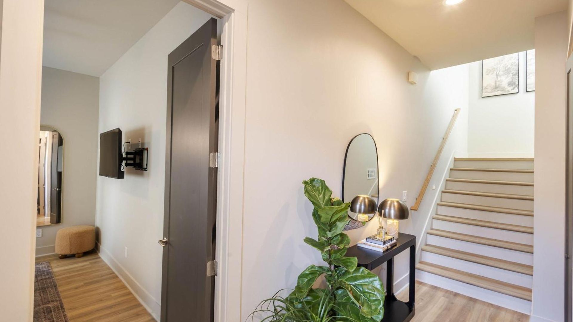The Amenities | Heated Pool | 7 Mins-broadway Holiday home