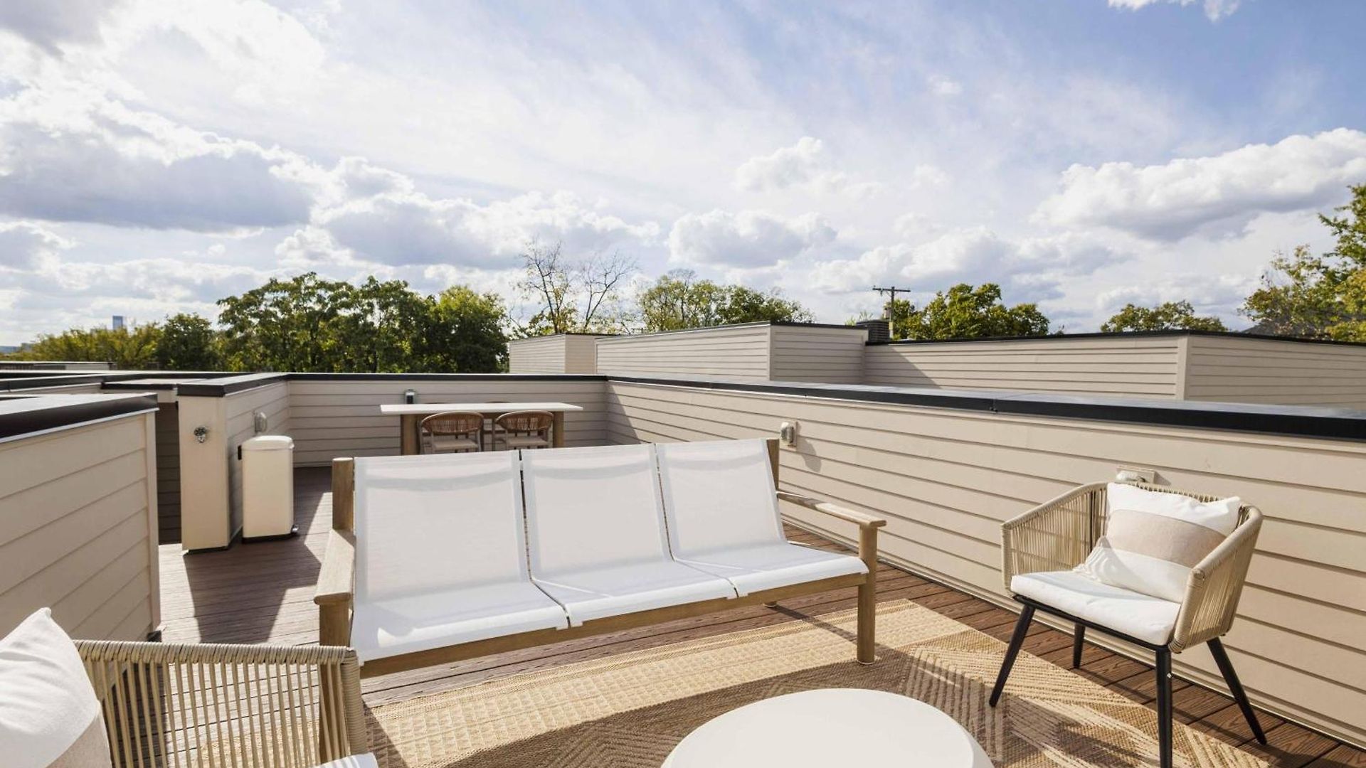 Wellness Retreat | Sauna, Cold Plunge, Heated Pool Holiday home