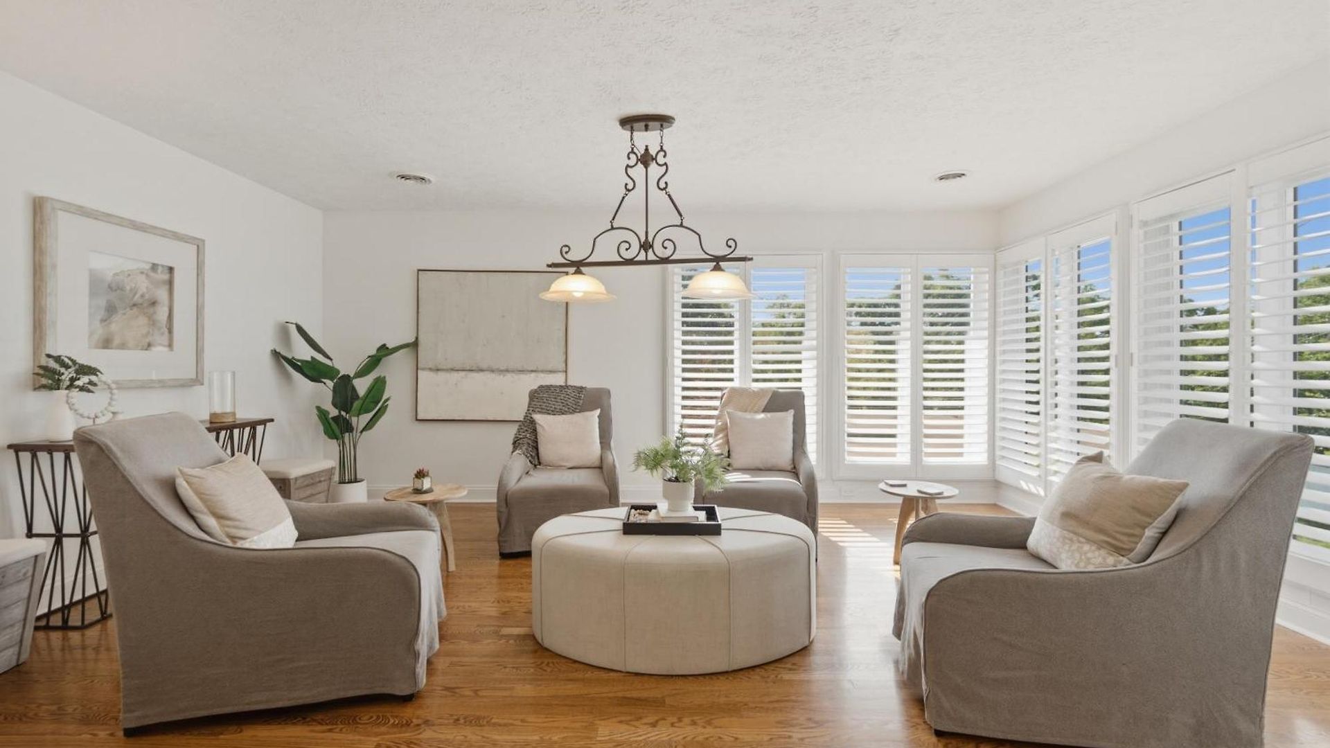 Unwind By The Fireplace In North Holiday home