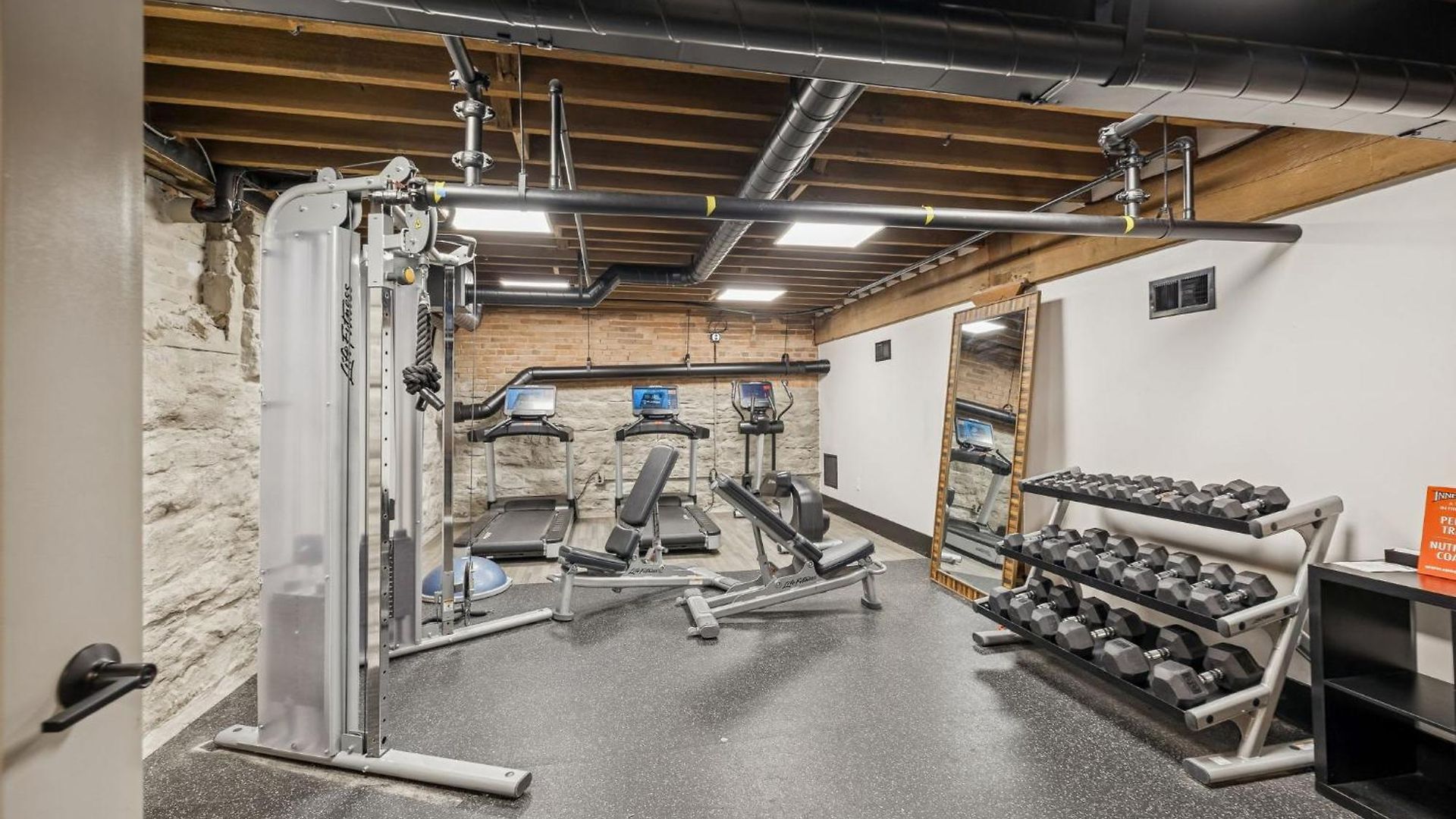 Holiday home Luxury 2br Midtown Near Broadway & Pool