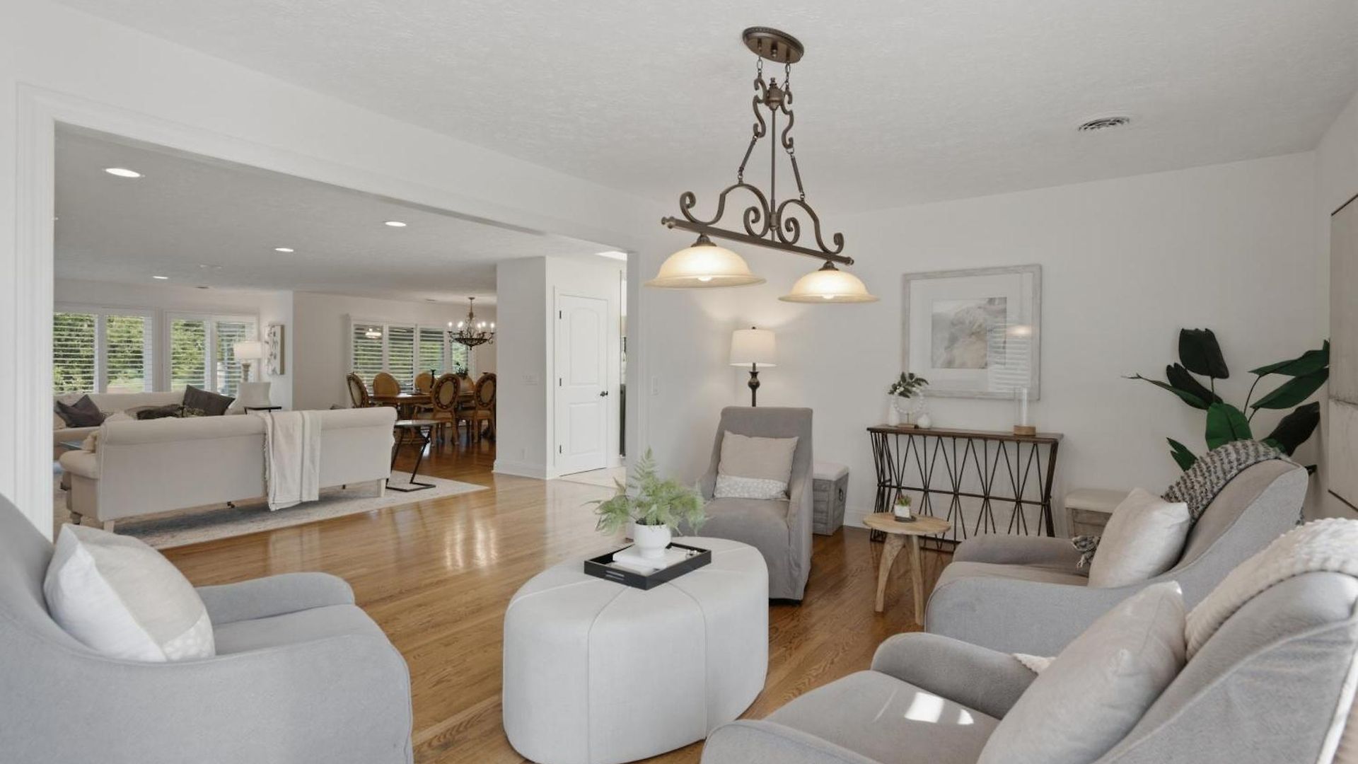 Unwind By The Fireplace In North Holiday home *