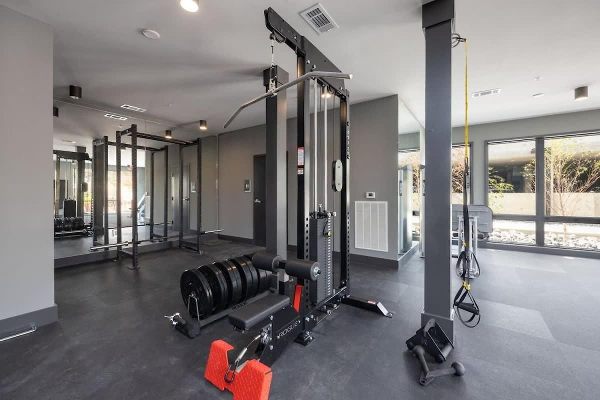 Holiday home Misty-odyssey-mins To Broadway-pool & Full Gym