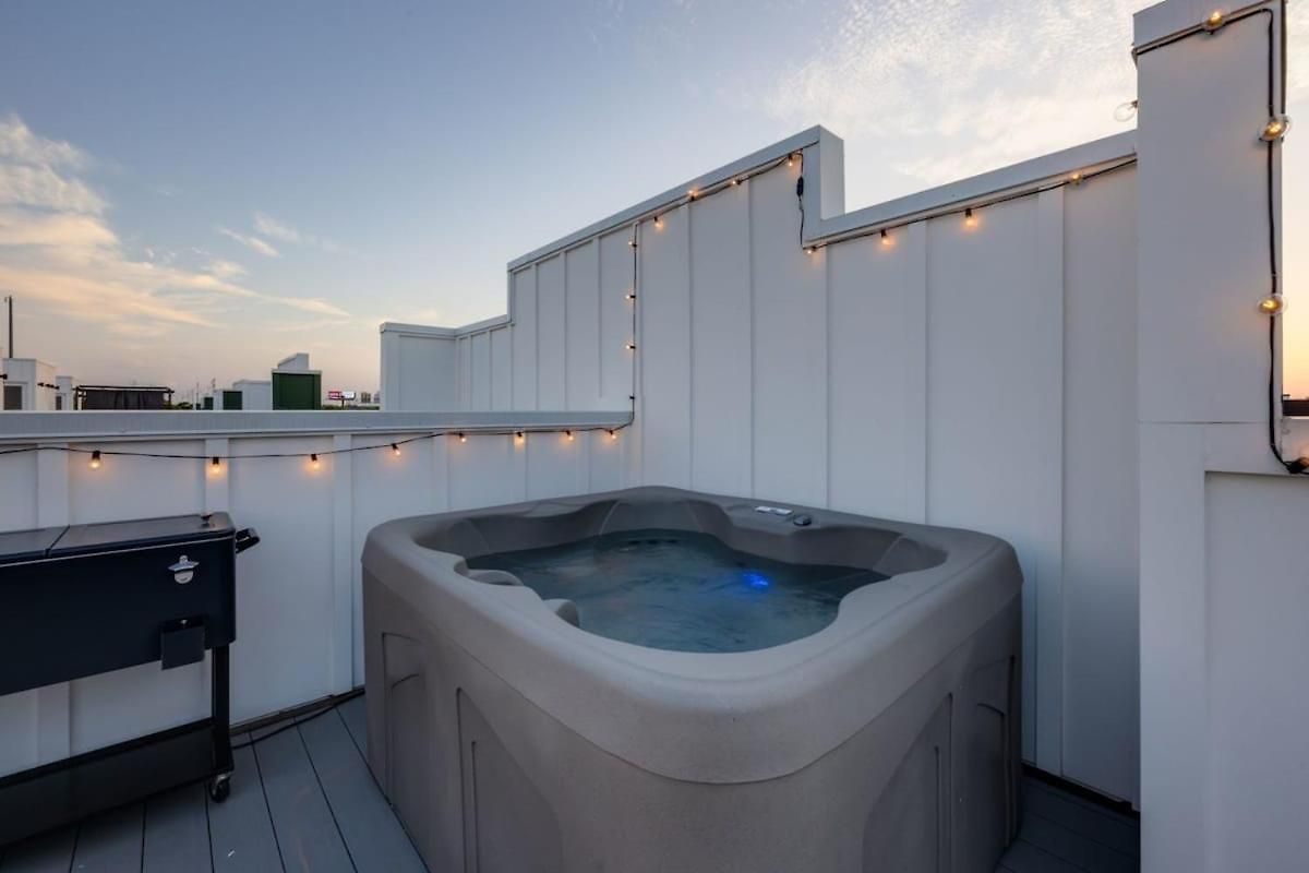 Holiday home Wildflower - Rooftop Hot Tub - Game Nashville