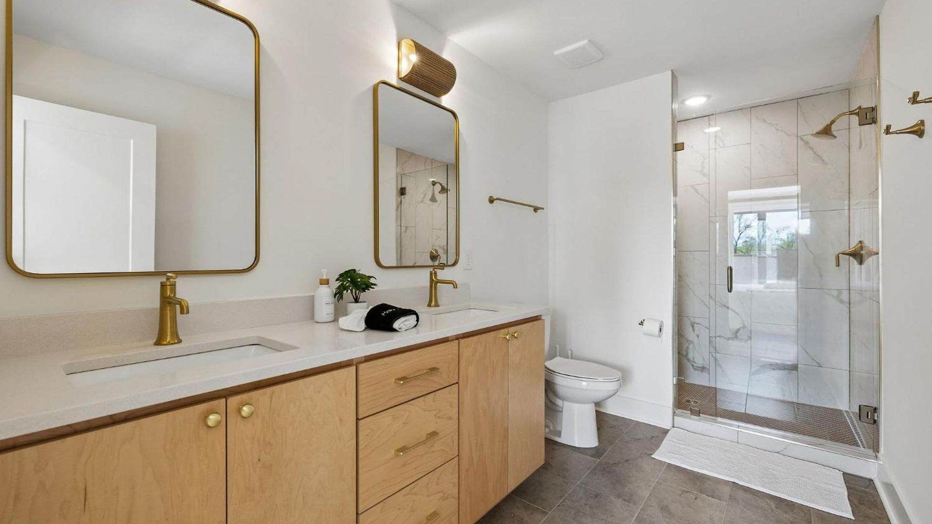 Fancy Townhouse With Rooftop Hot Tub & Fireplace Holiday home Nashville