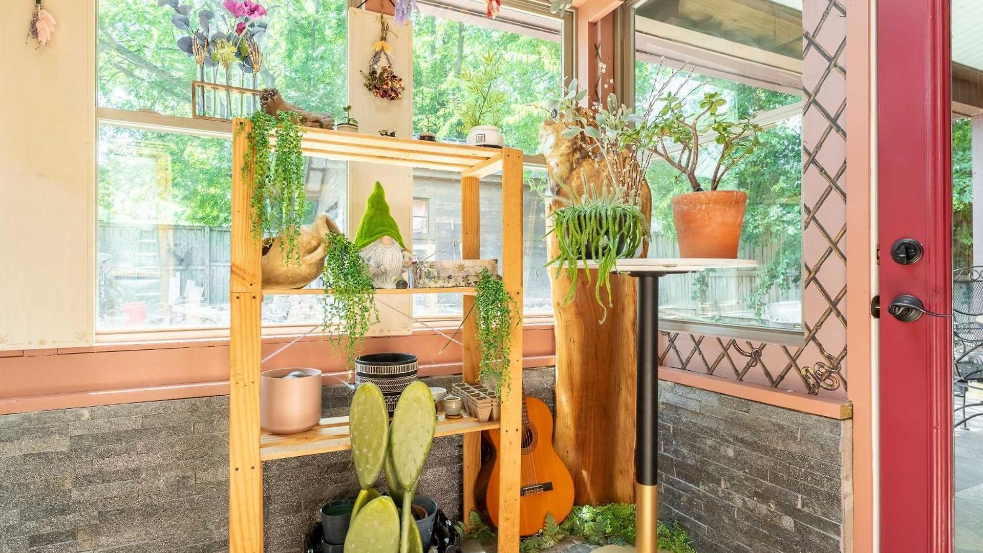 The Magic Cottage- Artsy Escape With Hot Tub & Charm Holiday home Nashville