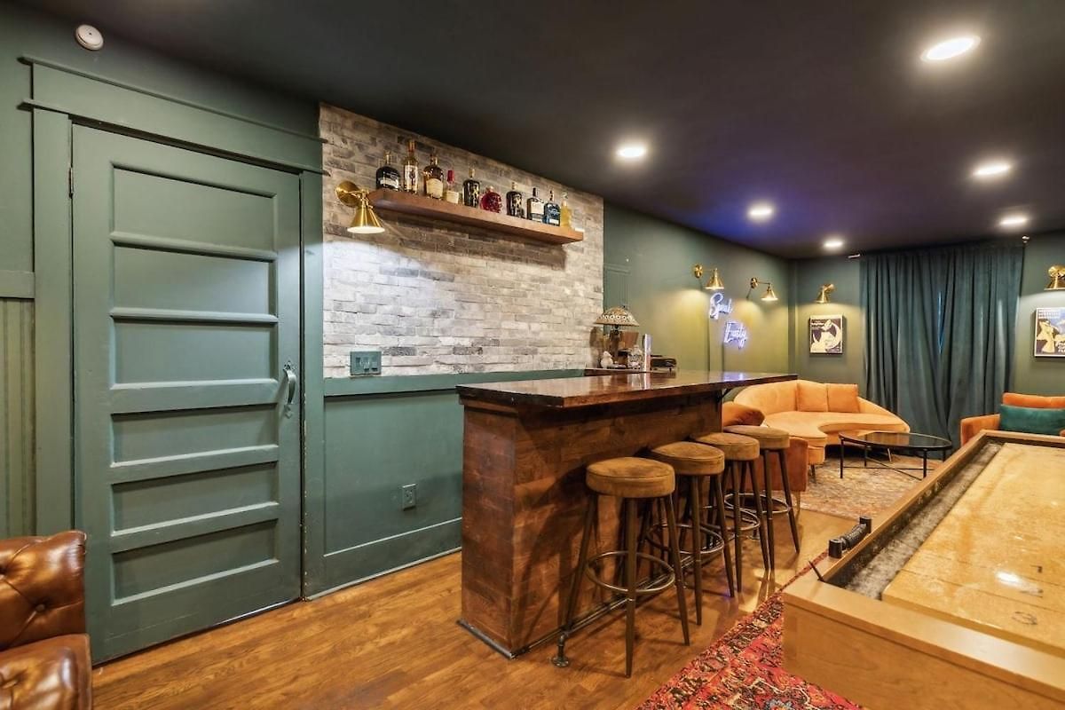 Holiday home Speakeasy. East Nash. Hot Tub. Mins To Broadway