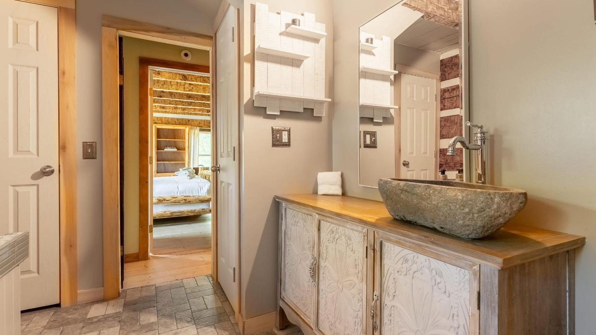 The Magic Cottage- Artsy Escape With Hot Tub & Charm