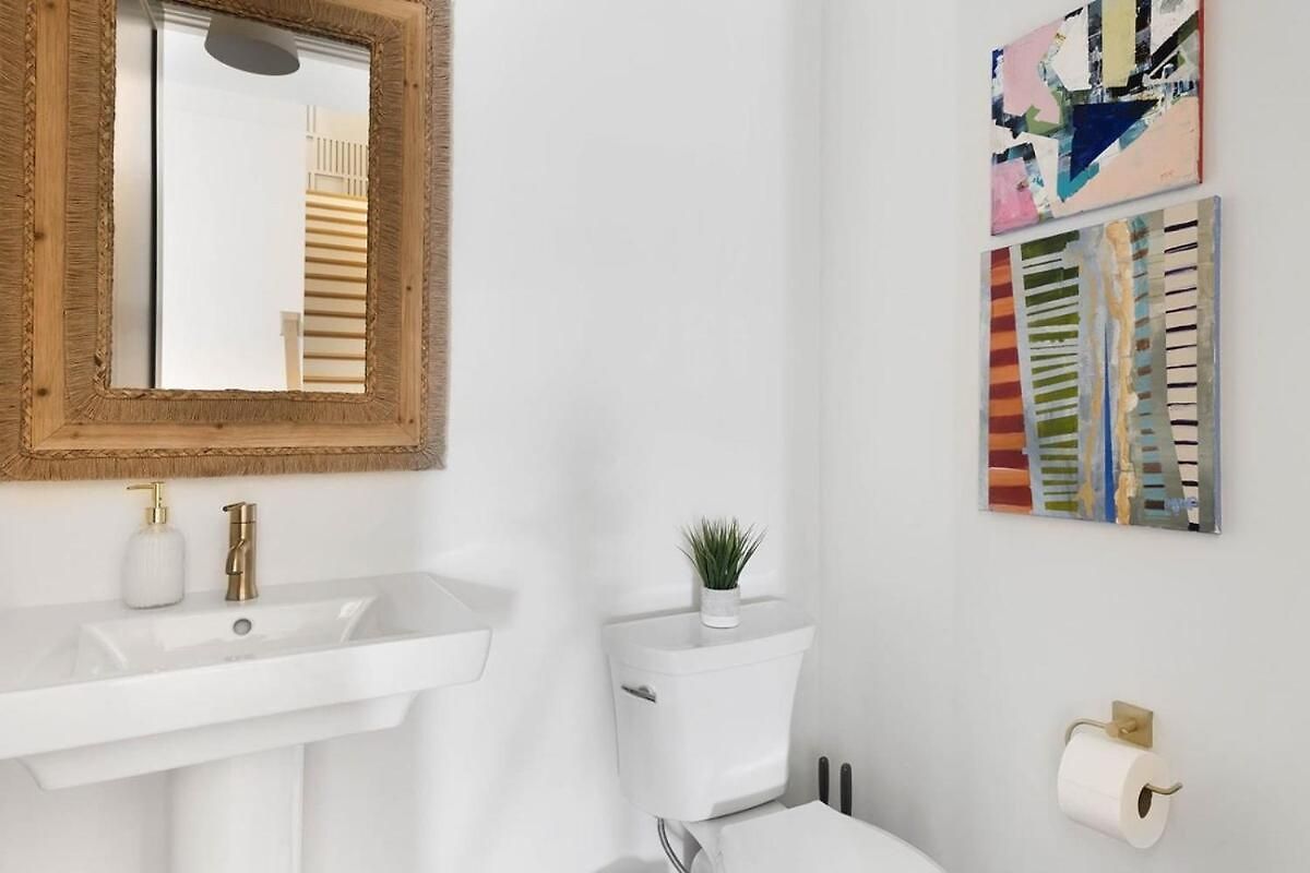 The Duet - Rooftop Lounge - 5 Mins To Broadway Holiday home *