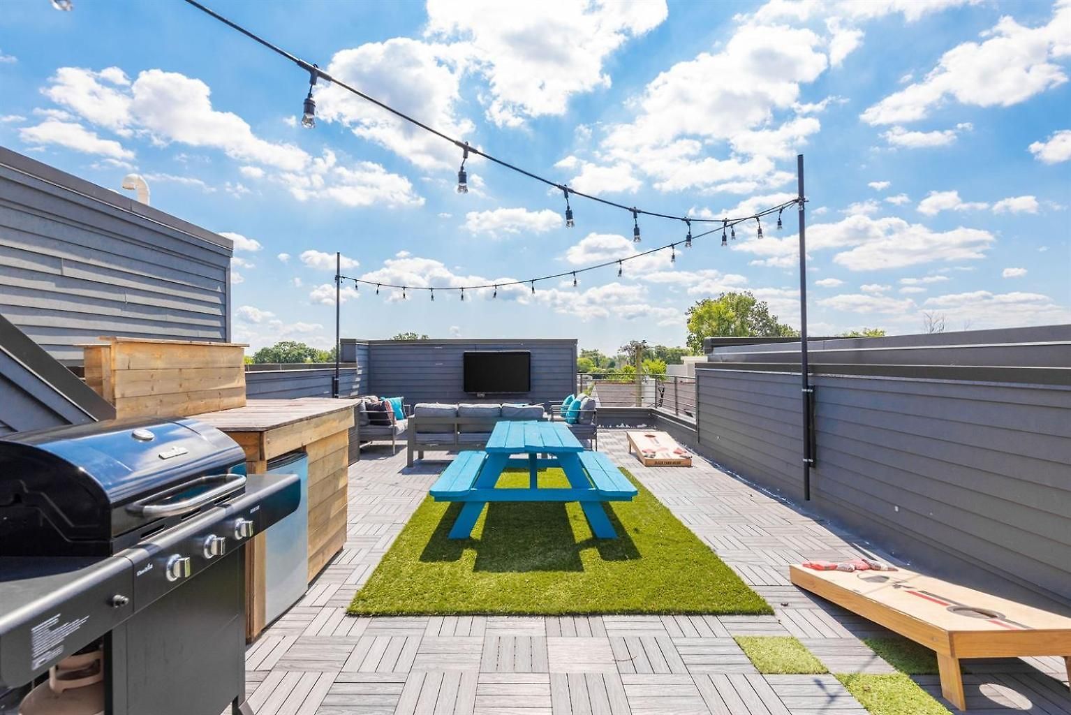 Holiday home Amazing Rooftop Walk To 12s 4th Night Free *