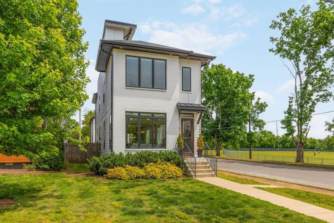 Holiday home House With Rooftop Patio, Next To A Park, 3 Miles To Downtown Nashville
