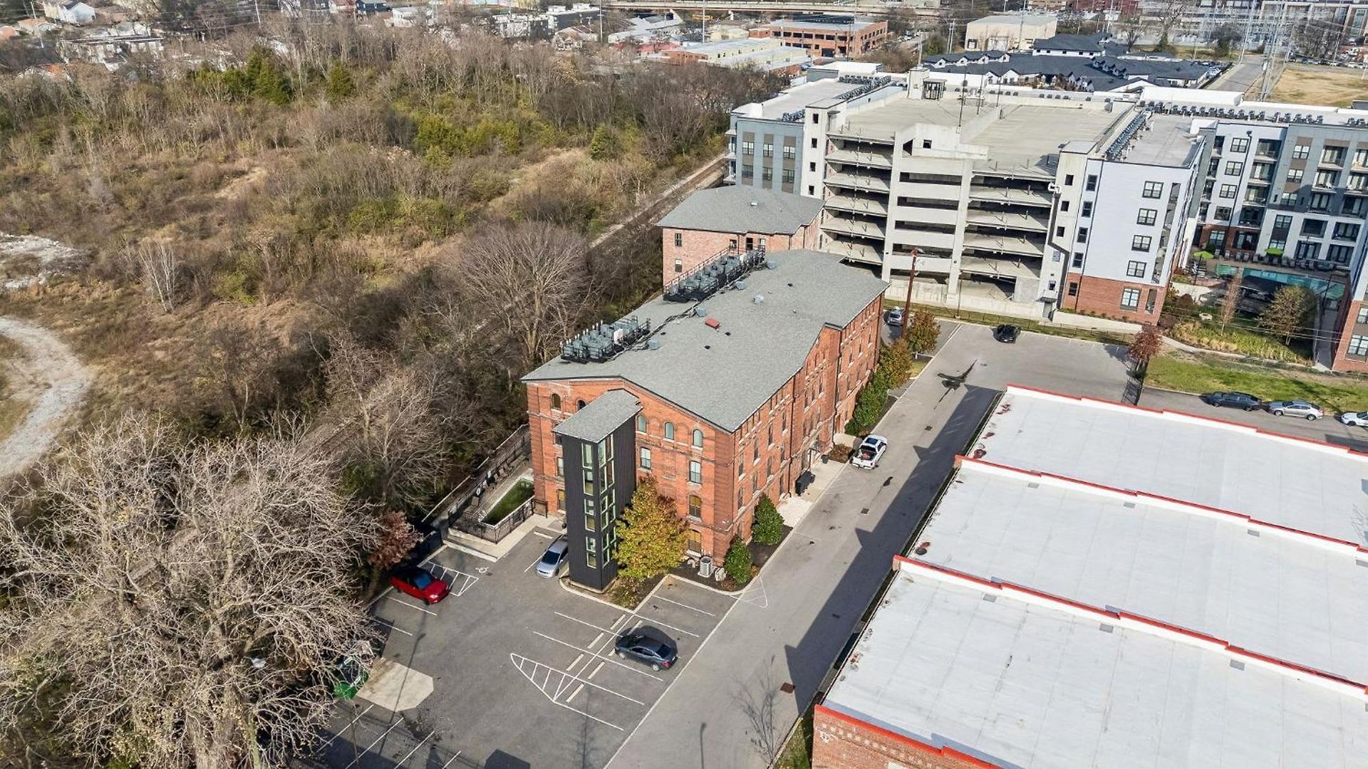 Luxury 2br Midtown Near Broadway & Pool Holiday home Nashville