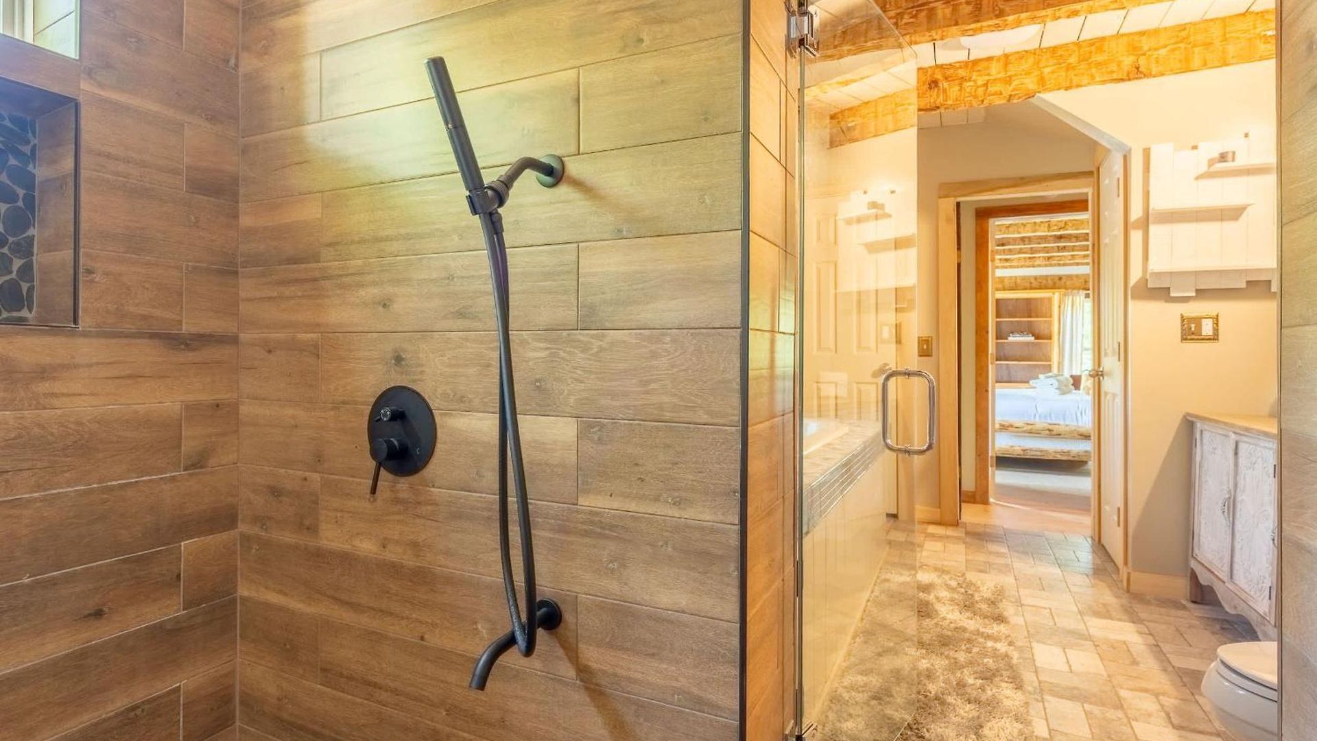 Holiday home The Magic Cottage- Artsy Escape With Hot Tub & Charm *