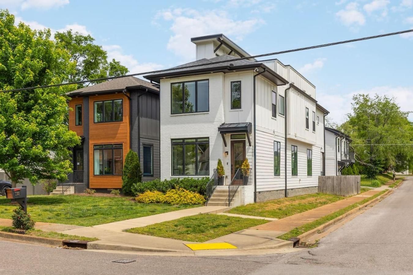 Holiday home House With Rooftop Patio, Next To A Park, 3 Miles To Downtown *