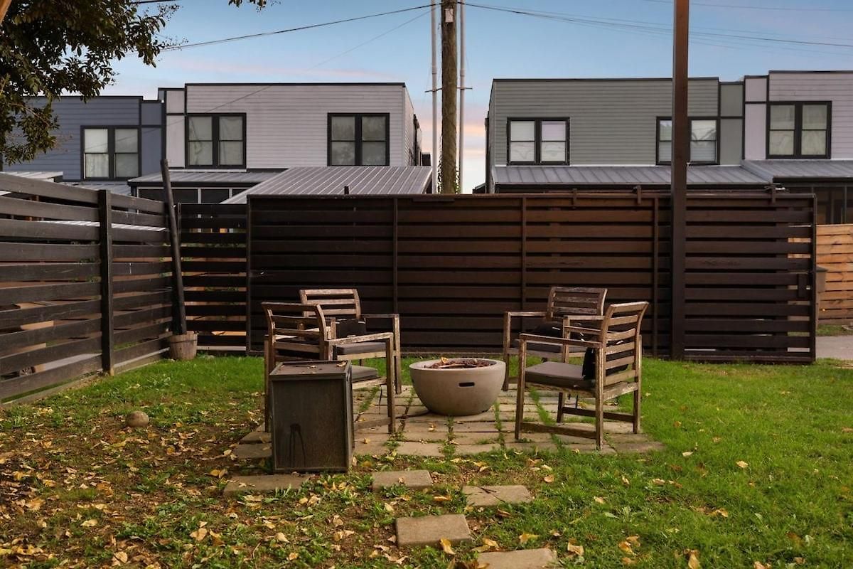 Holiday home Speakeasy. East Nash. Hot Tub. Mins To Broadway