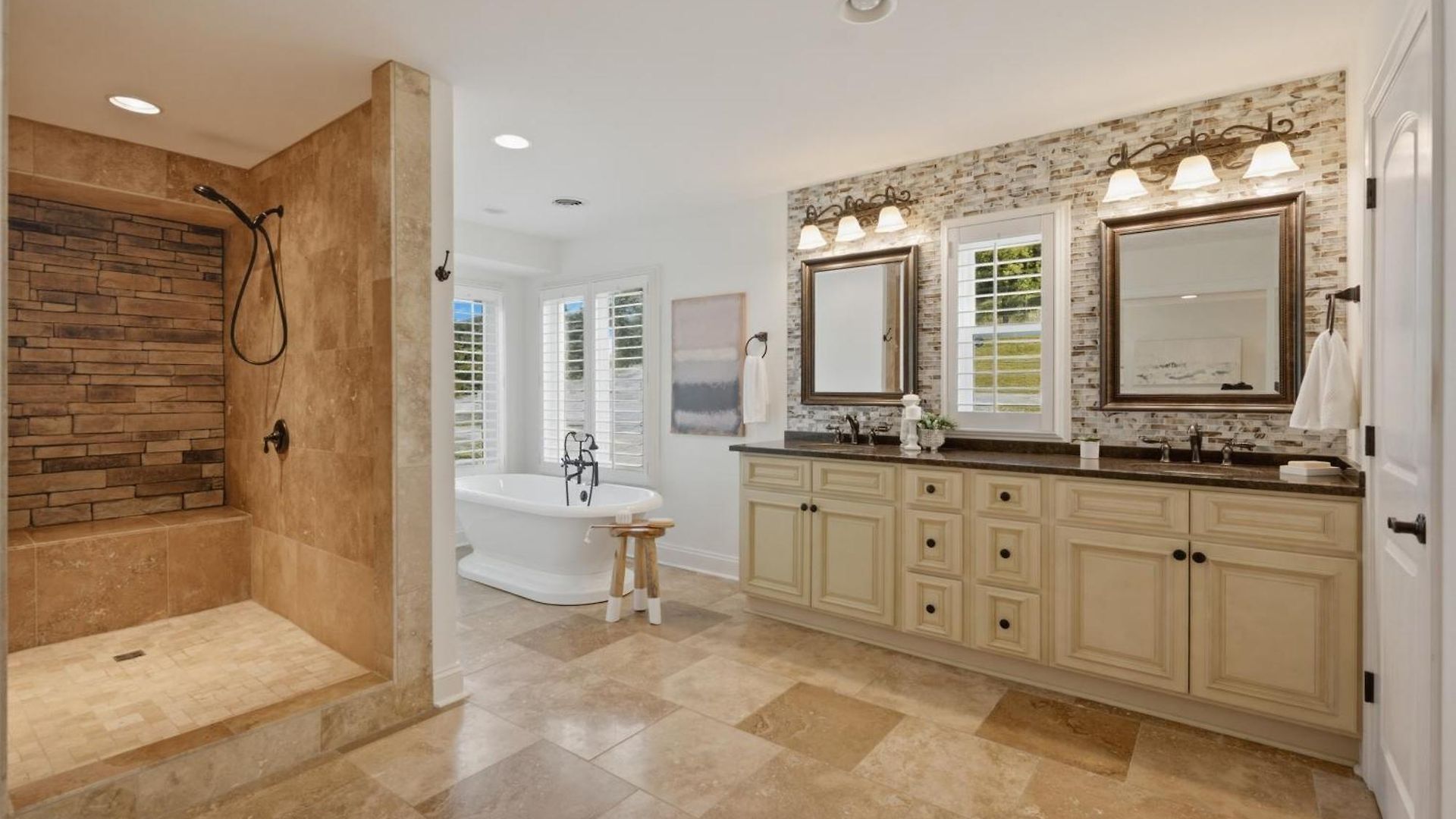 Unwind By The Fireplace In North *