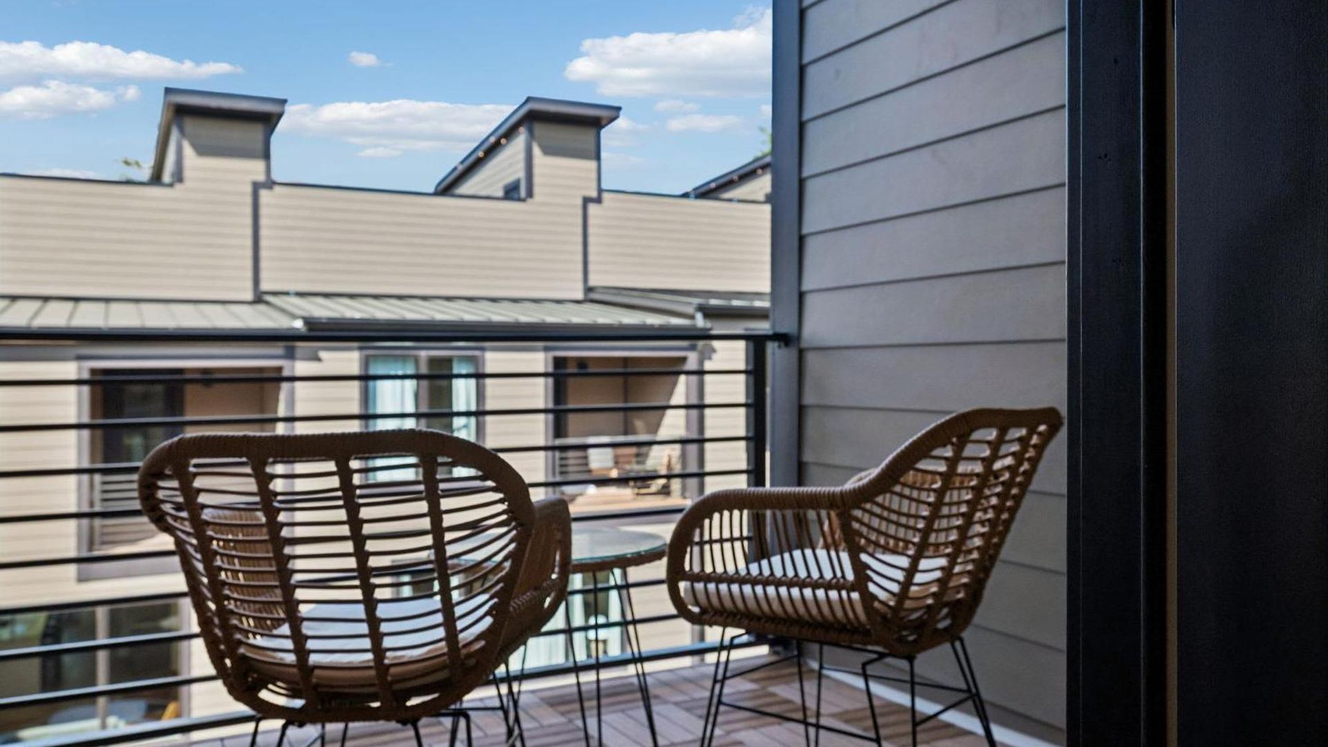 Fancy Townhouse With Rooftop Hot Tub & Fireplace *