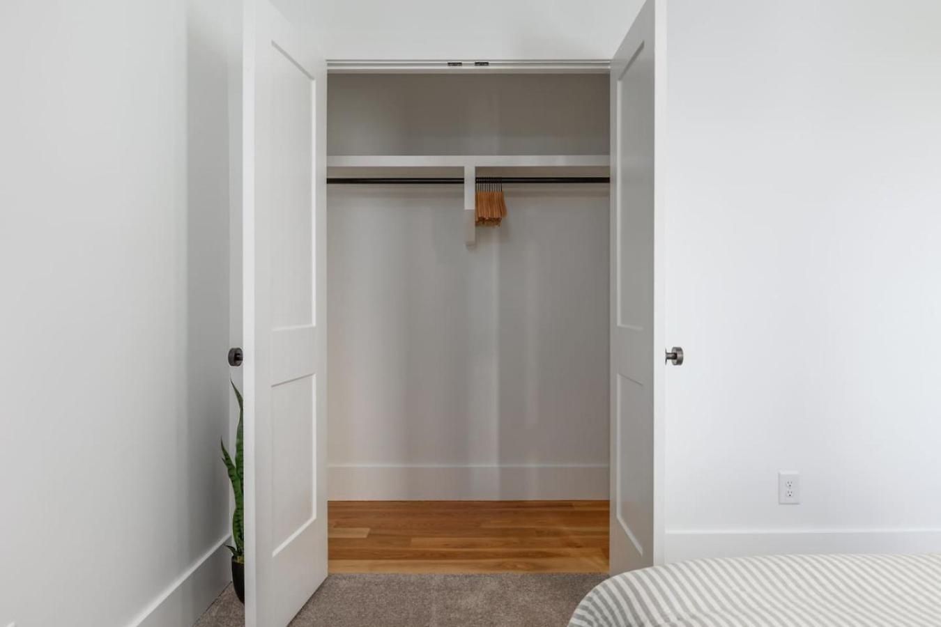 Holiday home 12 South With Rooftop Sauna, Wet Bar, And Two Car Garage Nashville