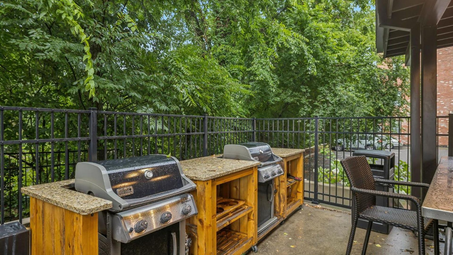 Luxury 2br Midtown Near Broadway & Pool Holiday home