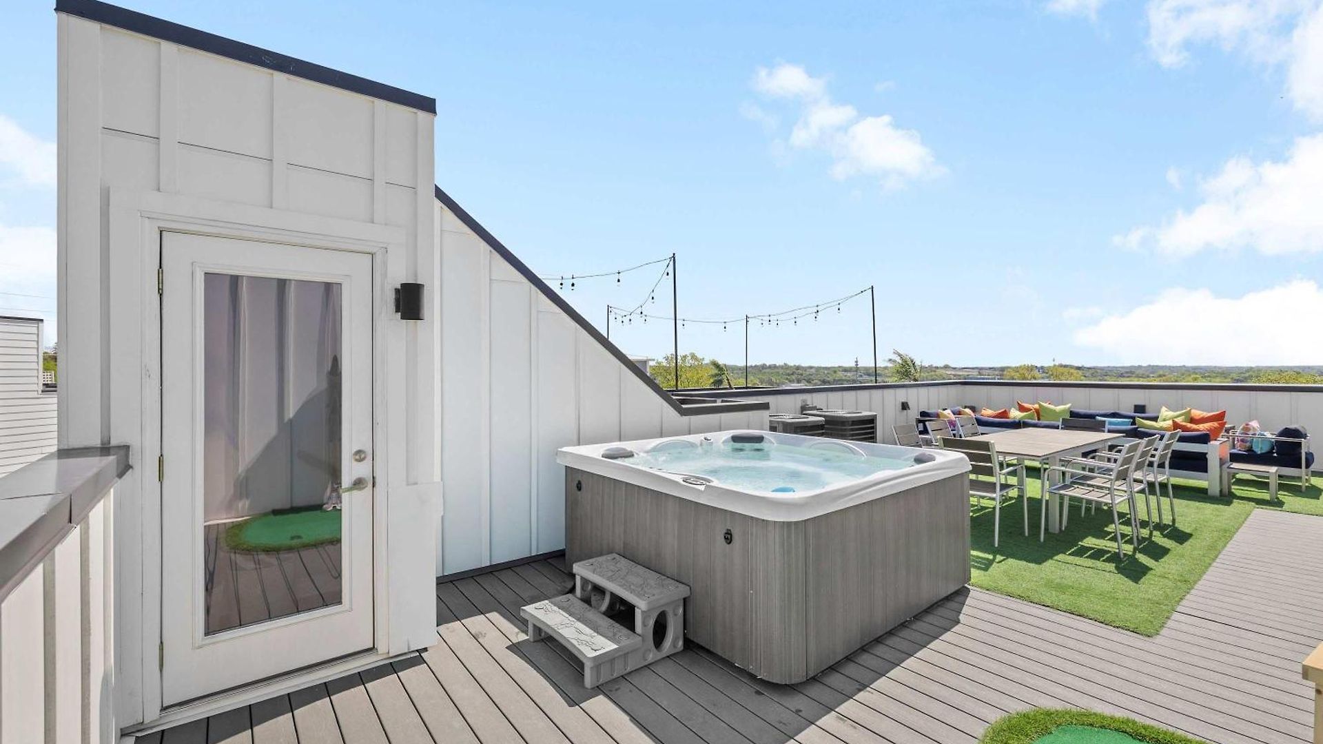 Sounds Like Fun- Hot Tub & Rooftop Views Nashville