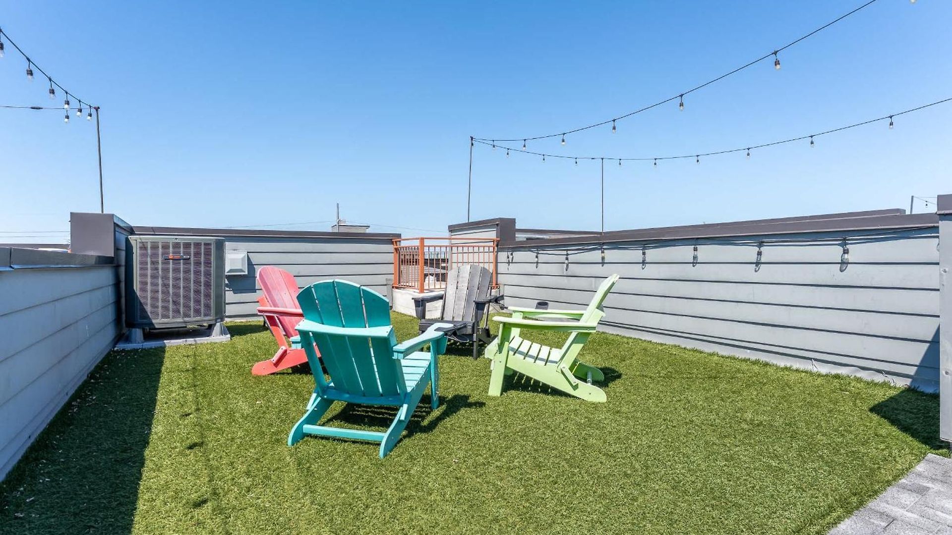 Skyline Sessions - Rooftop Views Near Downtown Nashville