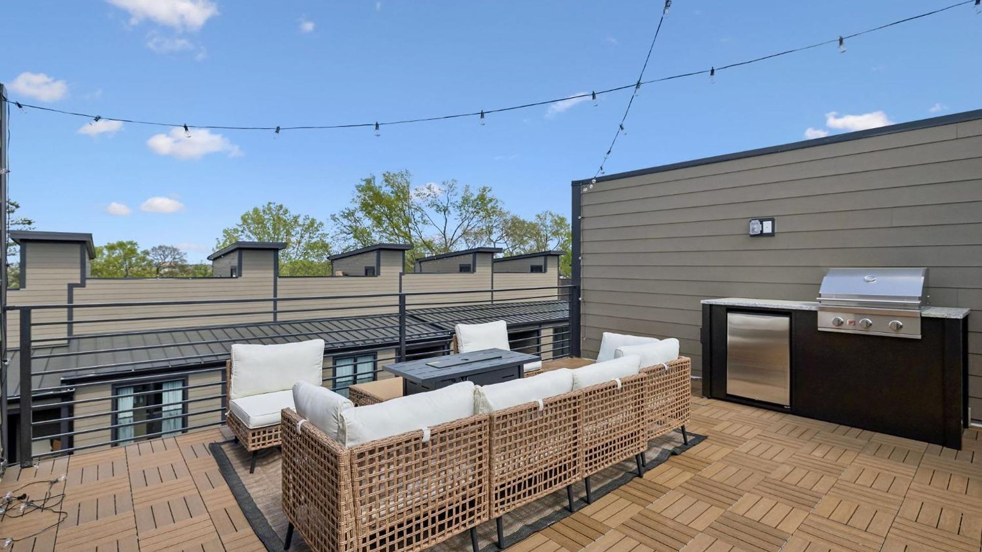 Holiday home Contemporary Townhome Rooftop Hot Tub & Fireplace Nashville