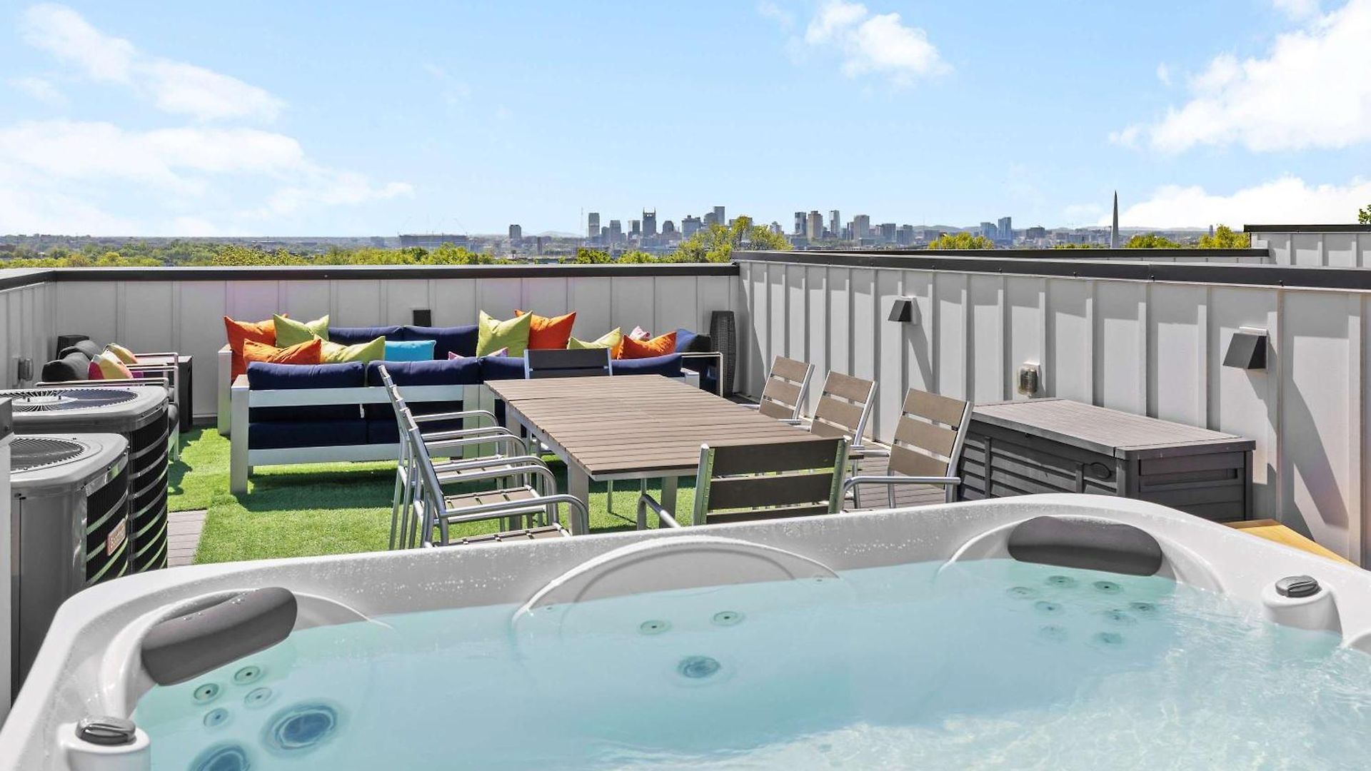 Sounds Like Fun- Hot Tub & Rooftop Views Nashville